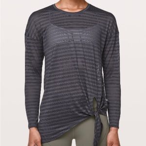 Lululemon - Find your practice long sleeve - sheer